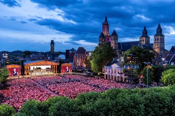 AndrRieus2026SummerConcert_VivaMaastricht_st_2_jpg_sdlow_AndrRieuProductionsPieceofMagicEntertainment_134285769232007779_big-cine_deskt.webp