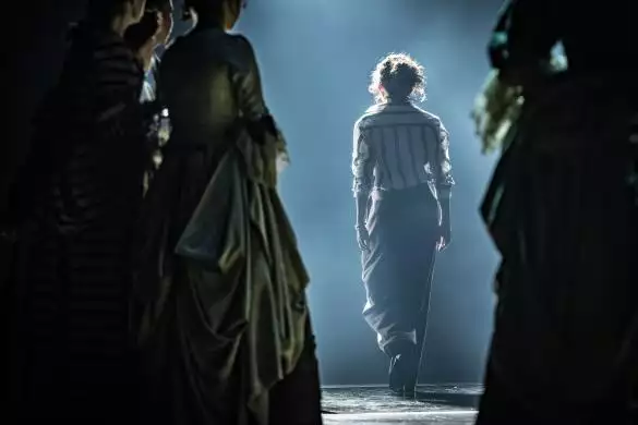 NTLive2026E28093TheMisanthrope_134356195676262265_big-cine_deskt.webp